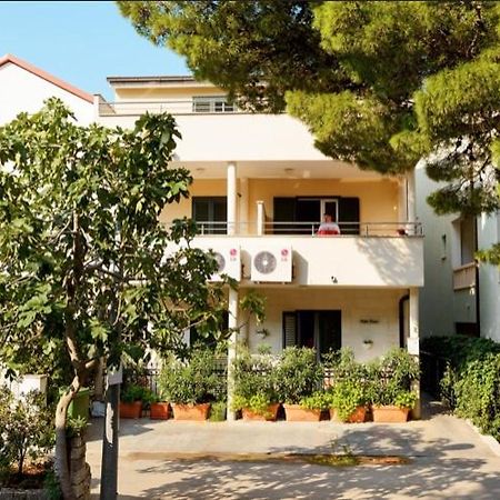 Vila Doris Hotel Baška Voda Exterior foto